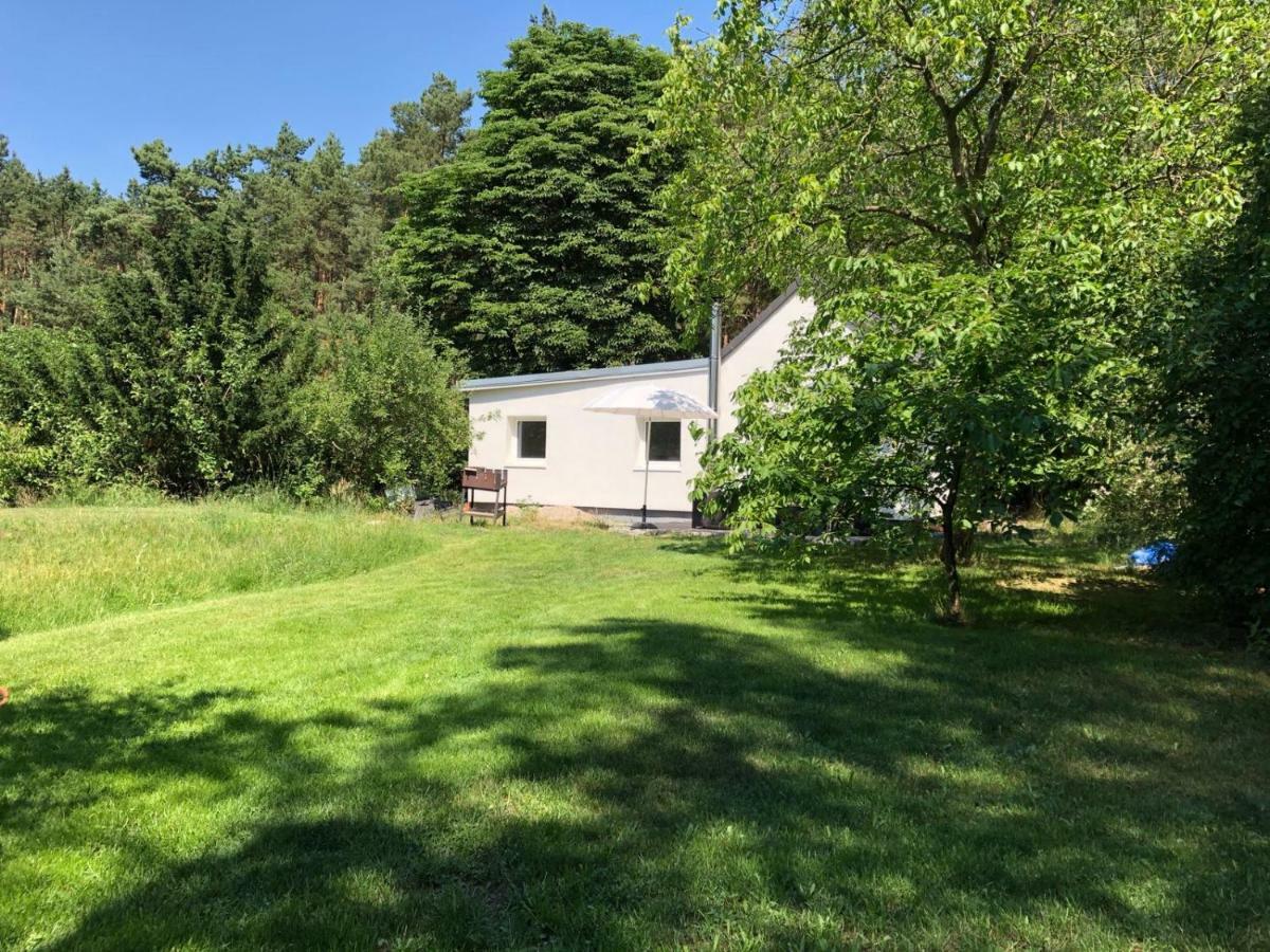 Cottage Am Wald Bei Berlin Falkensee Exterior photo